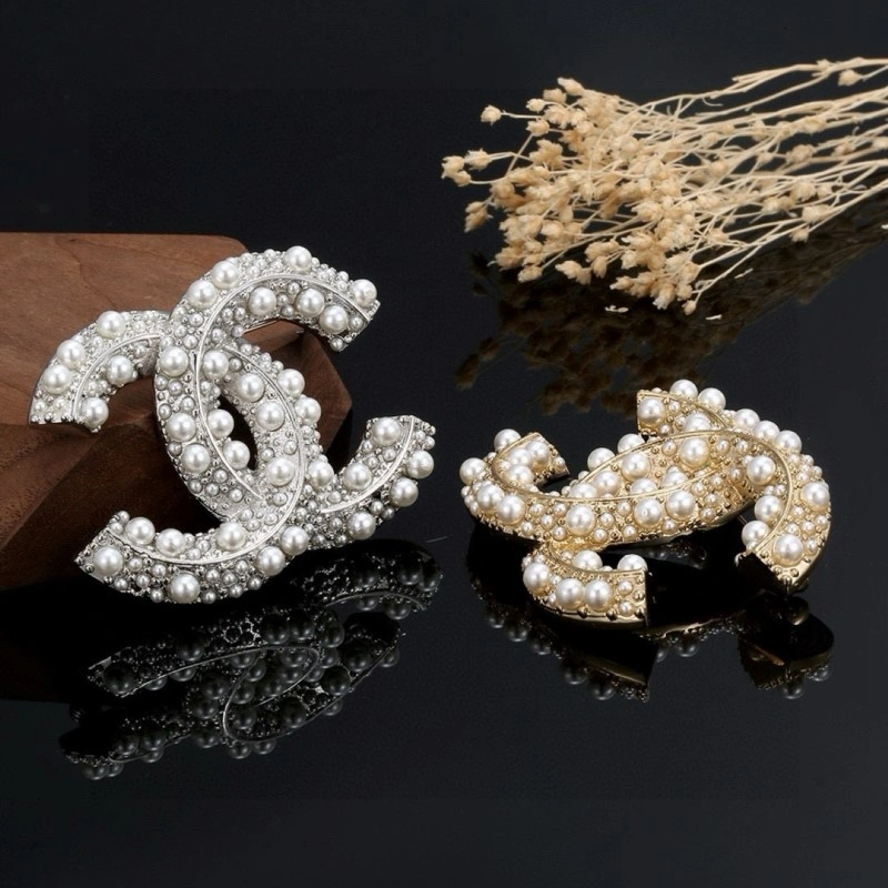 Cozy Chanel Brooches 220258