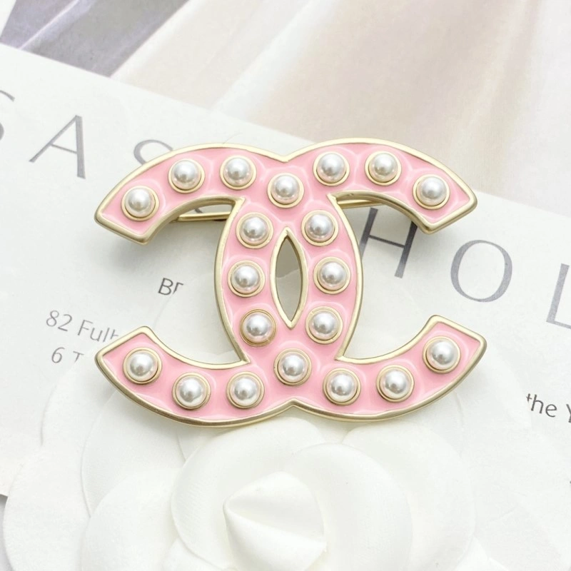 Breathable Chanel Brooches 220246