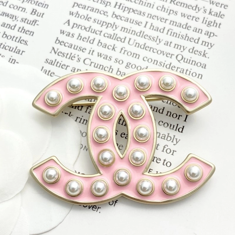 Breathable Chanel Brooches 220246