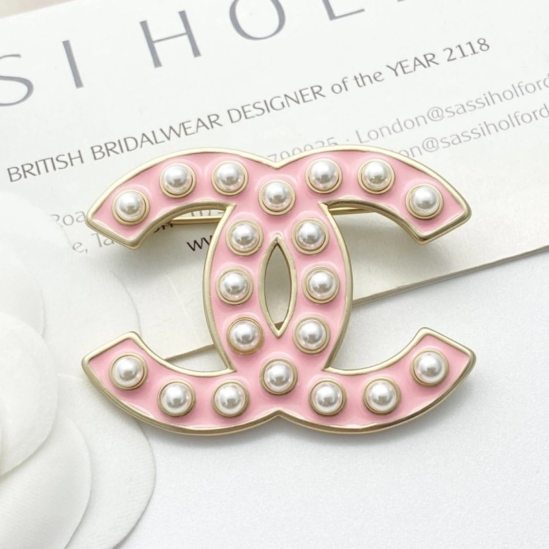 Breathable Chanel Brooches 220246