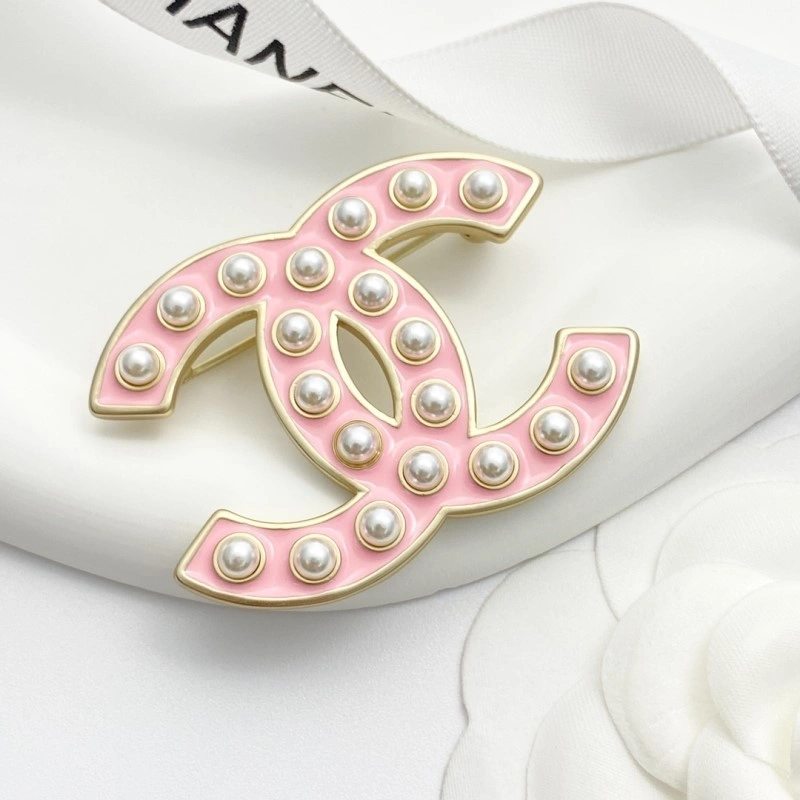 Breathable Chanel Brooches 220246
