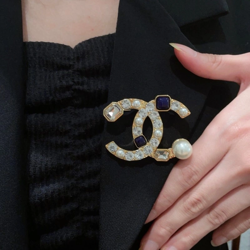 Chanel Brooches Flexible 220259
