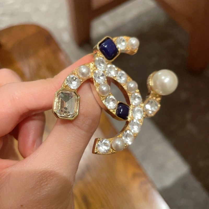 Chanel Brooches Flexible 220259