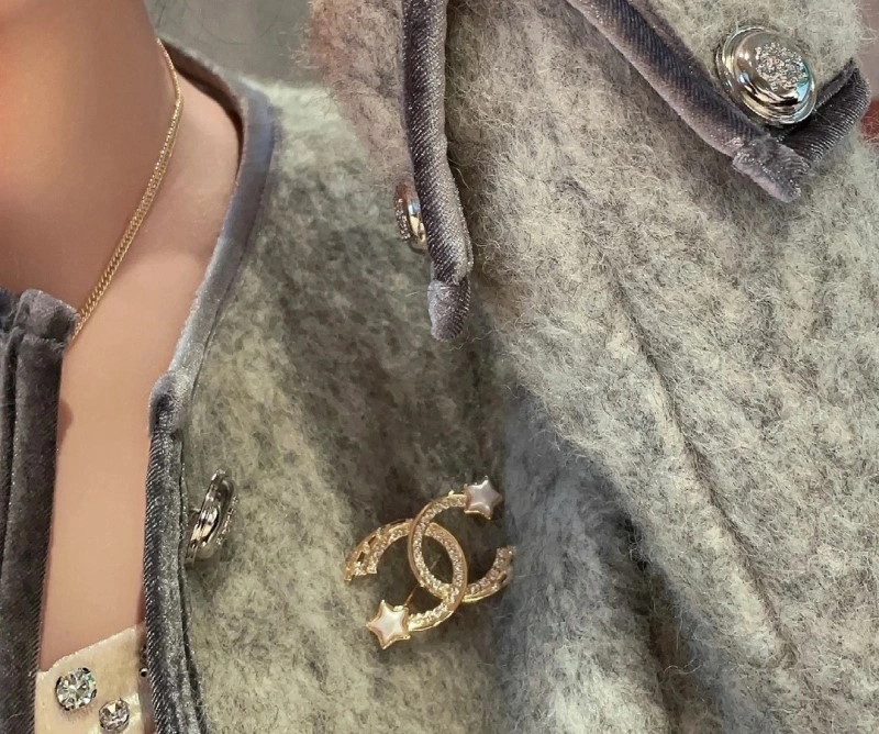 Chanel Brooches SunProtective 220244
