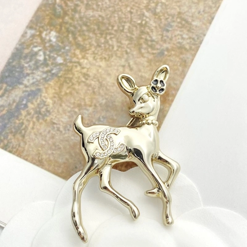 Youthful Chanel Brooches 220261