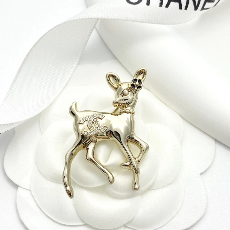 Youthful Chanel Brooches 220261