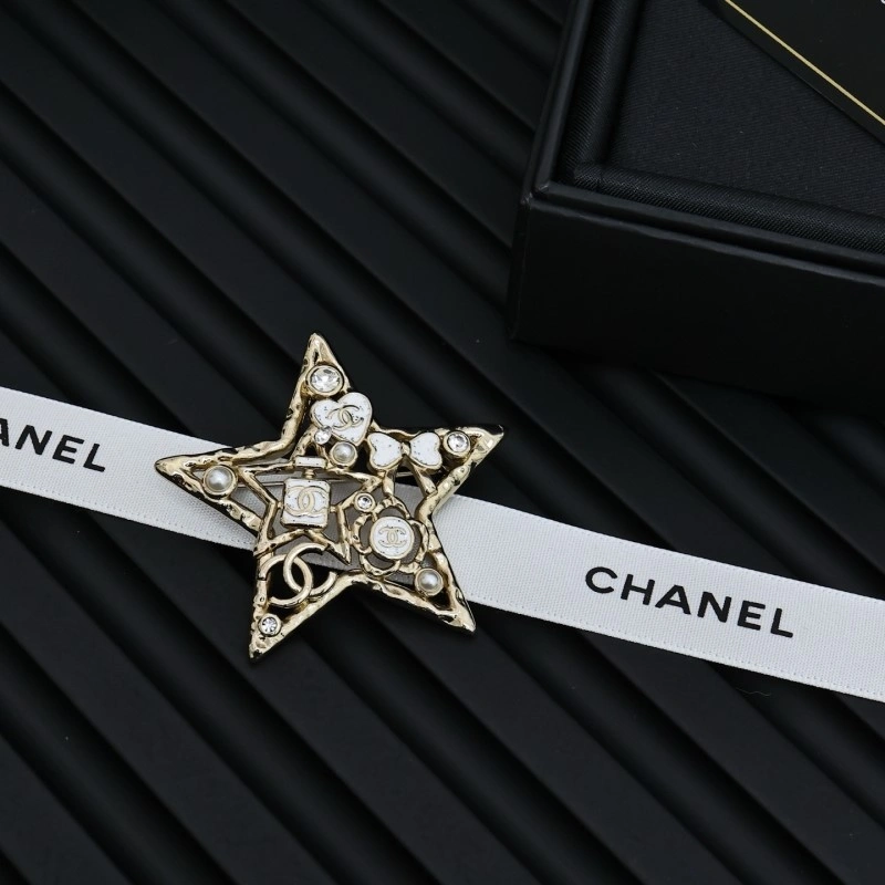 Chanel Brooches Neat 220235
