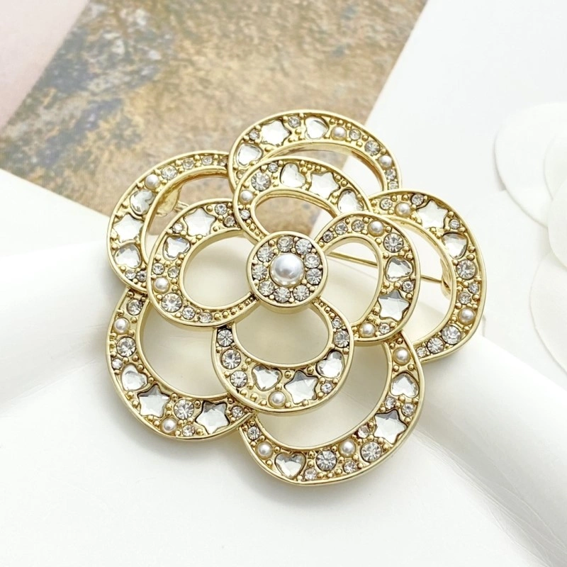 Comfortable Chanel Brooches 220233