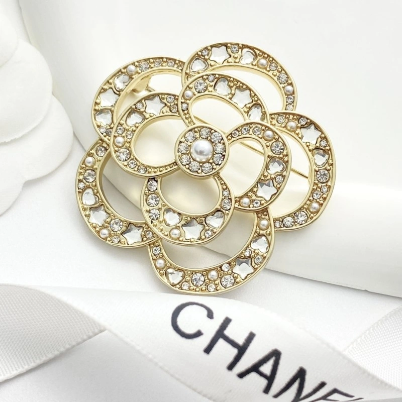 Comfortable Chanel Brooches 220233