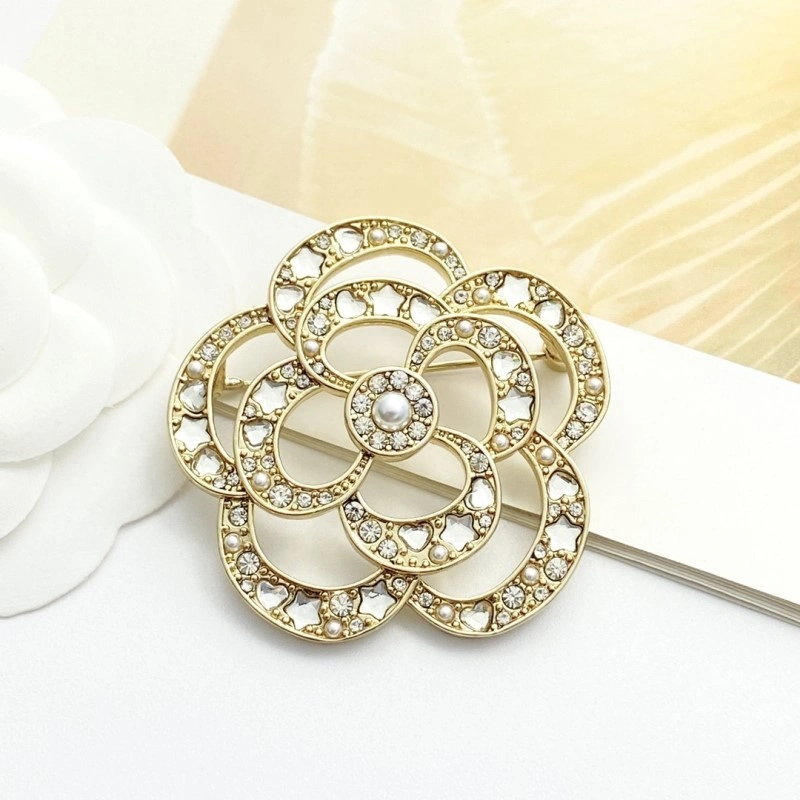 Comfortable Chanel Brooches 220233