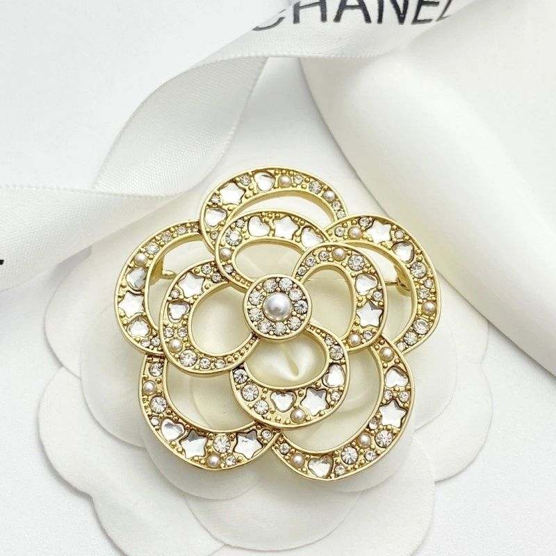Comfortable Chanel Brooches 220233