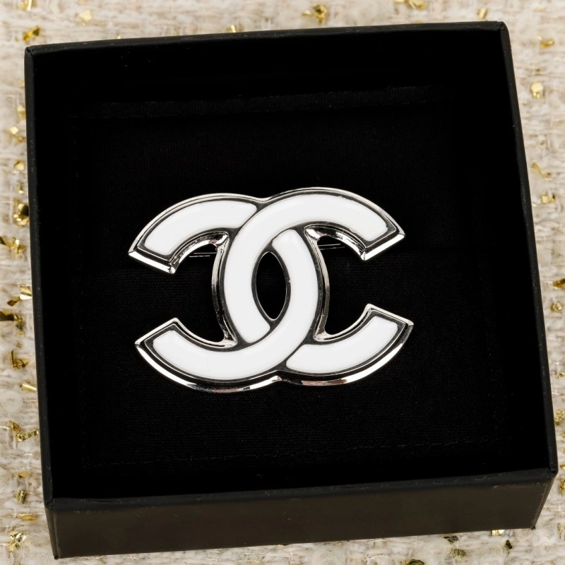 Affordable Chanel Brooches 220306