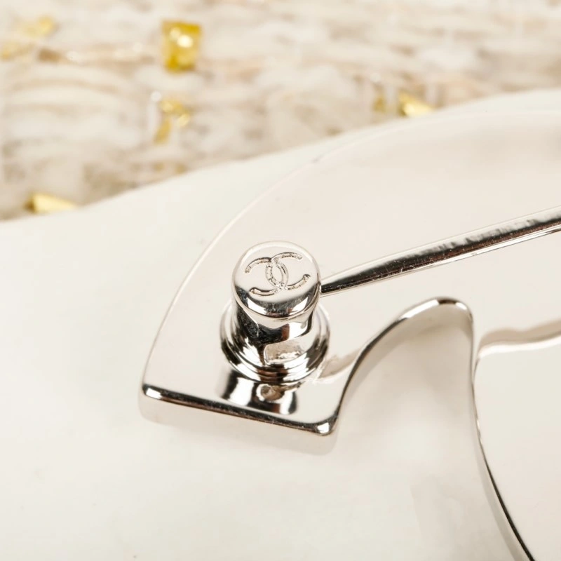 Affordable Chanel Brooches 220306