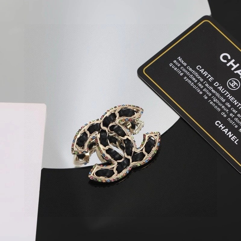 Chanel Brooches StreetReady 220228