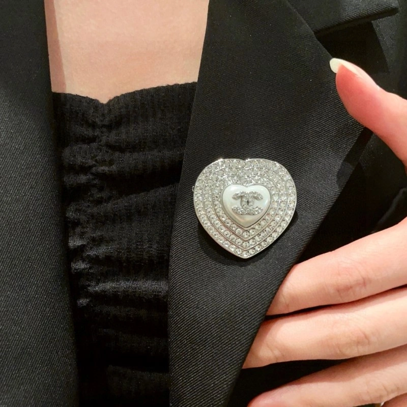 Chanel Brooches Trendy 220226