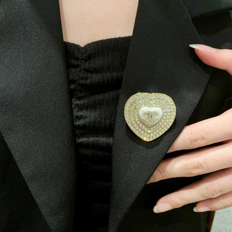 WaterResistant Chanel Brooches 220227