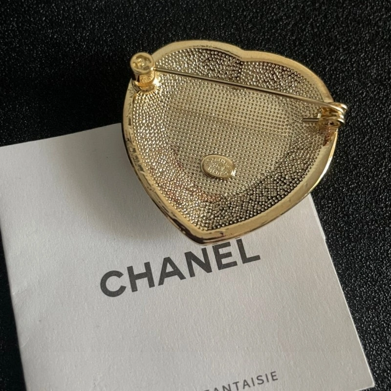 WaterResistant Chanel Brooches 220227