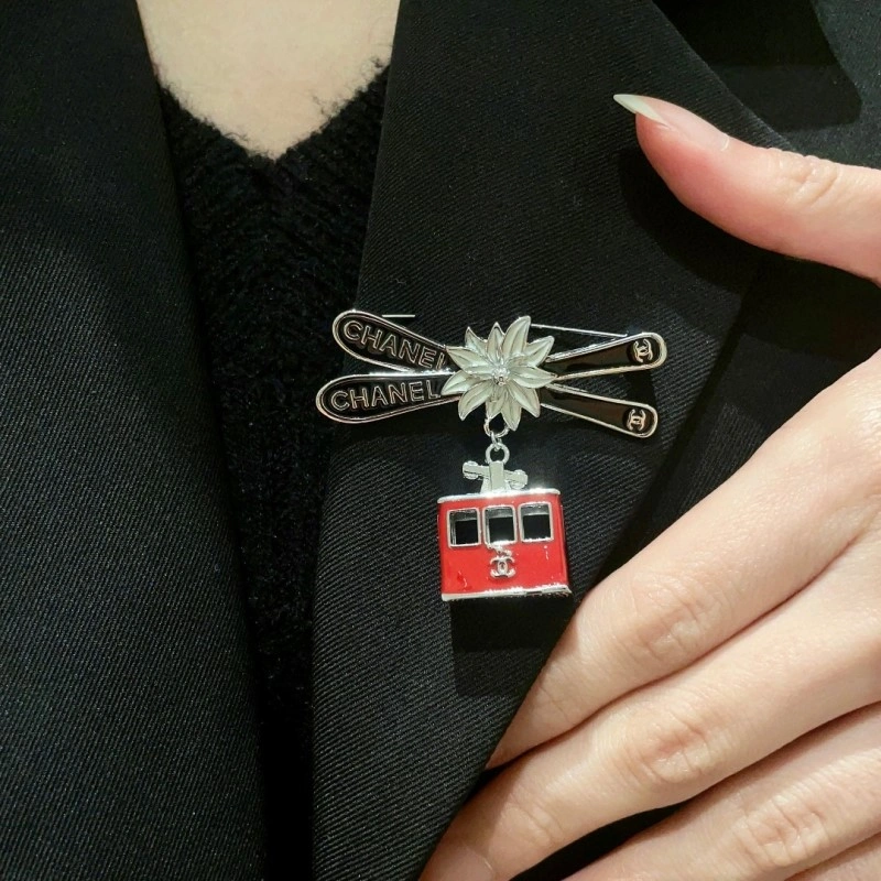 Chanel Brooches Affordable 220223