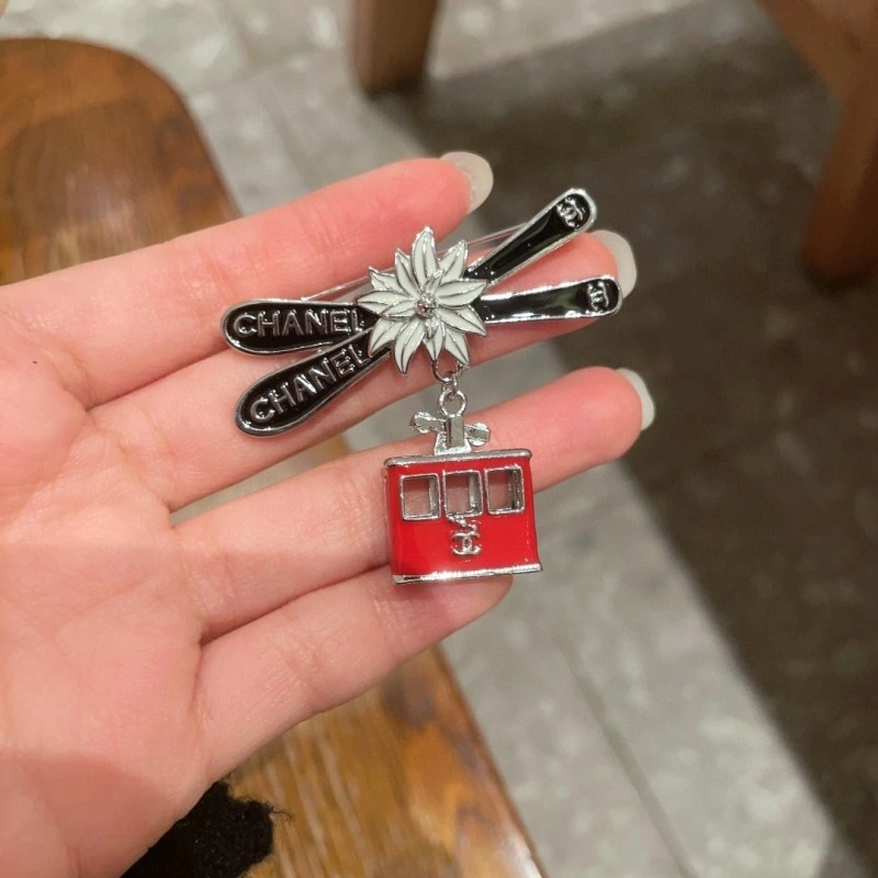 Chanel Brooches Affordable 220223