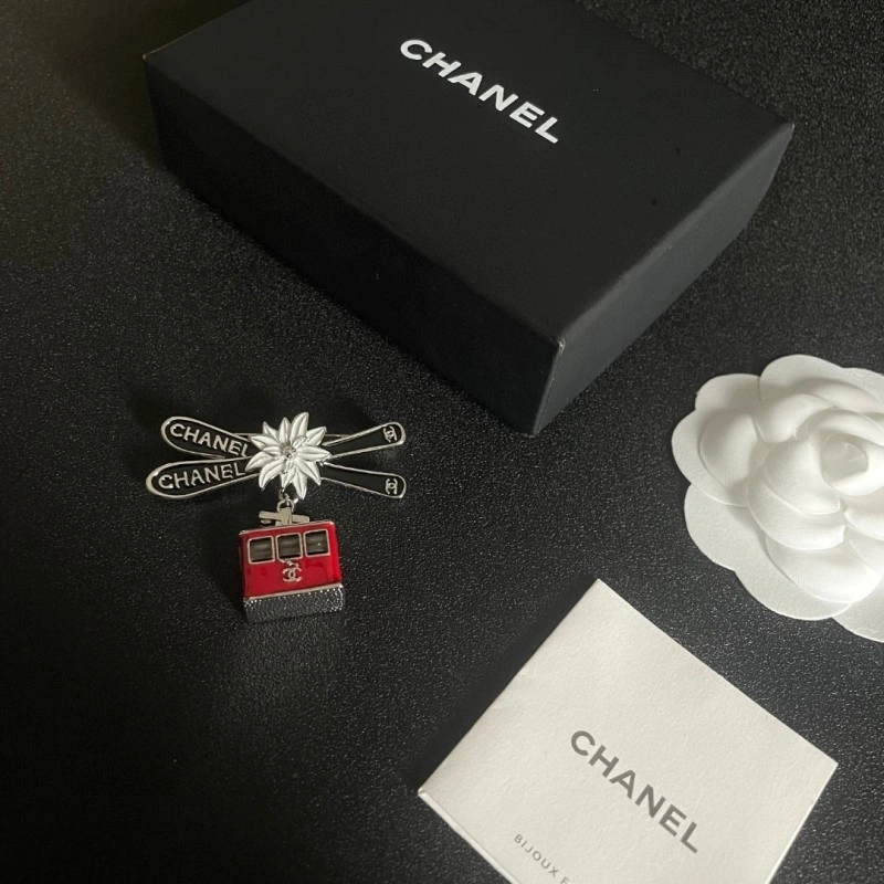 Chanel Brooches Affordable 220223