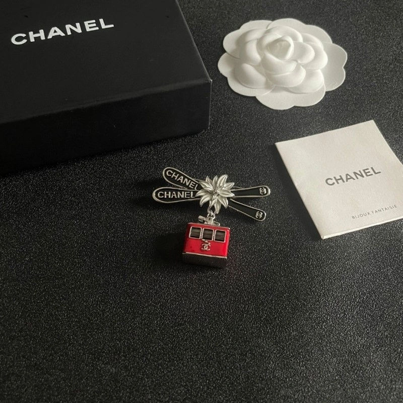Chanel Brooches Affordable 220223