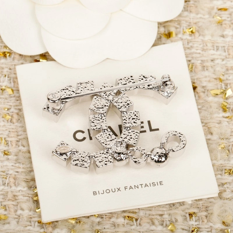 Versatile Chanel Brooches 220219