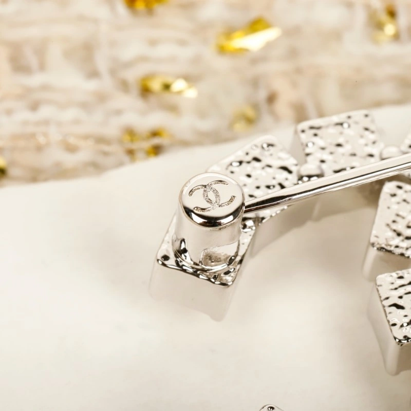 Versatile Chanel Brooches 220219