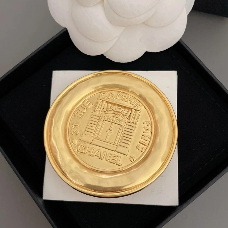 Breathable Chanel Brooches 220224