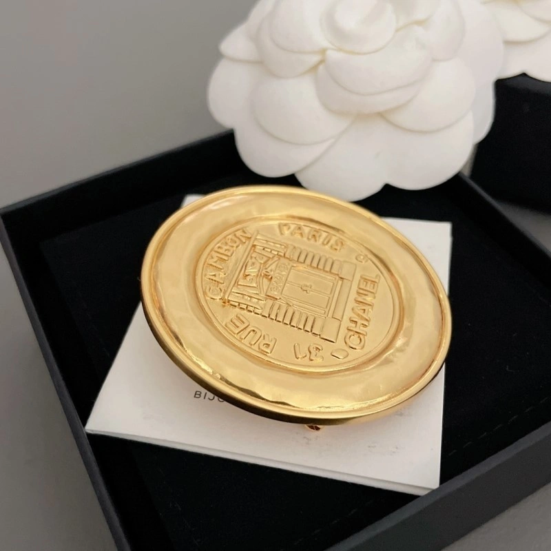 Breathable Chanel Brooches 220224