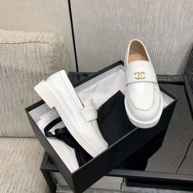 Chanel Business Shoes Vibrant 18337