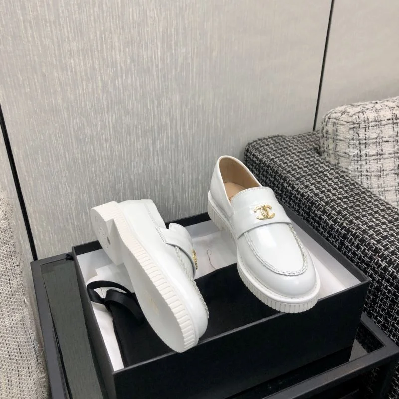 Chanel Business Shoes Vibrant 18337