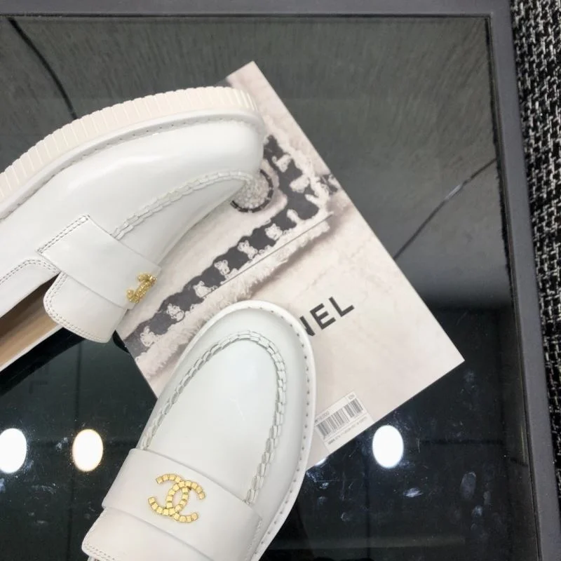 Chanel Business Shoes Vibrant 18337
