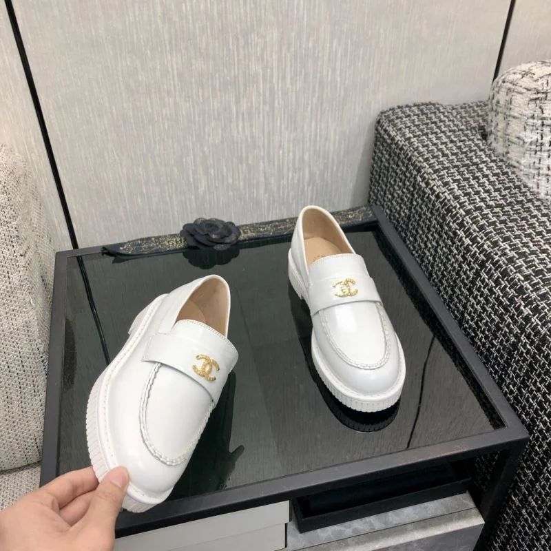 Chanel Business Shoes Vibrant 18337