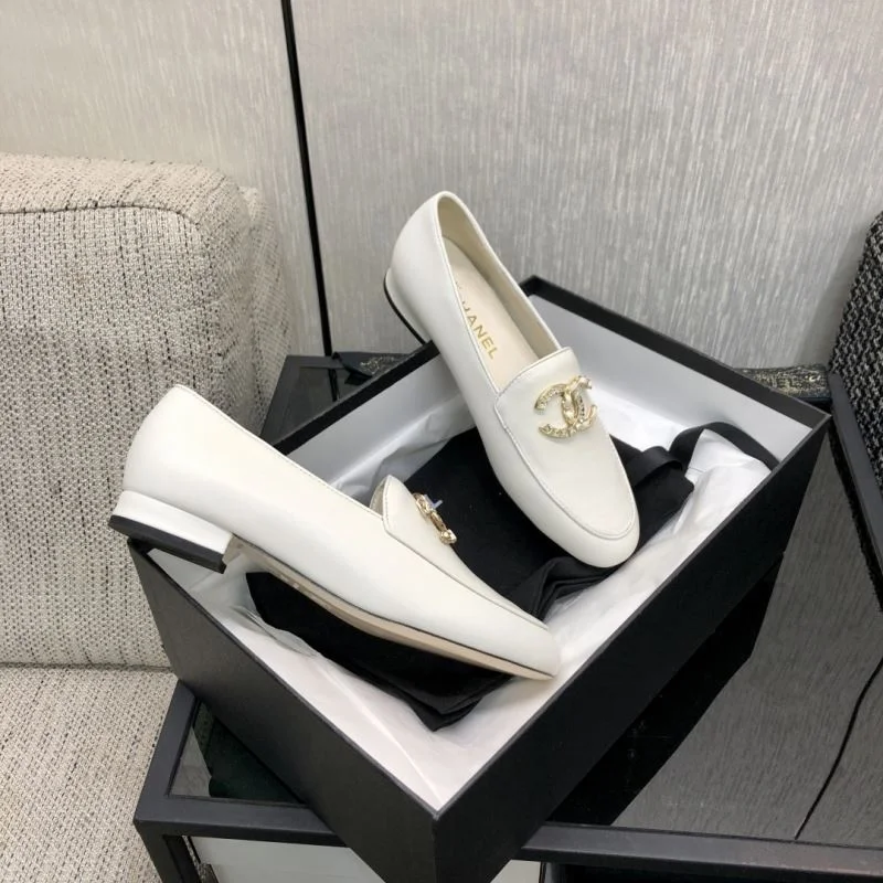 Chanel Business Shoes Elegant 18338