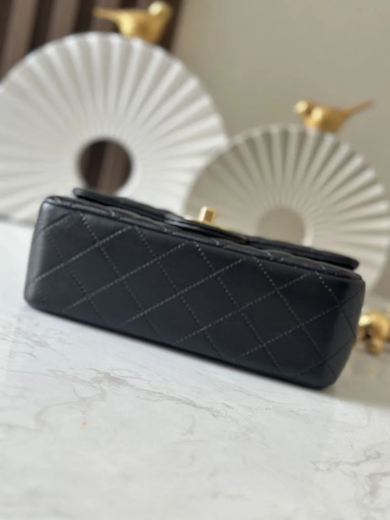 Breathable Chanel CF Series Bags 53557