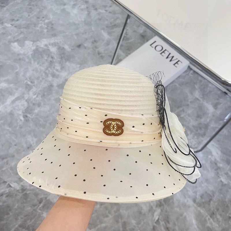 Chanel Caps Trendy 260155