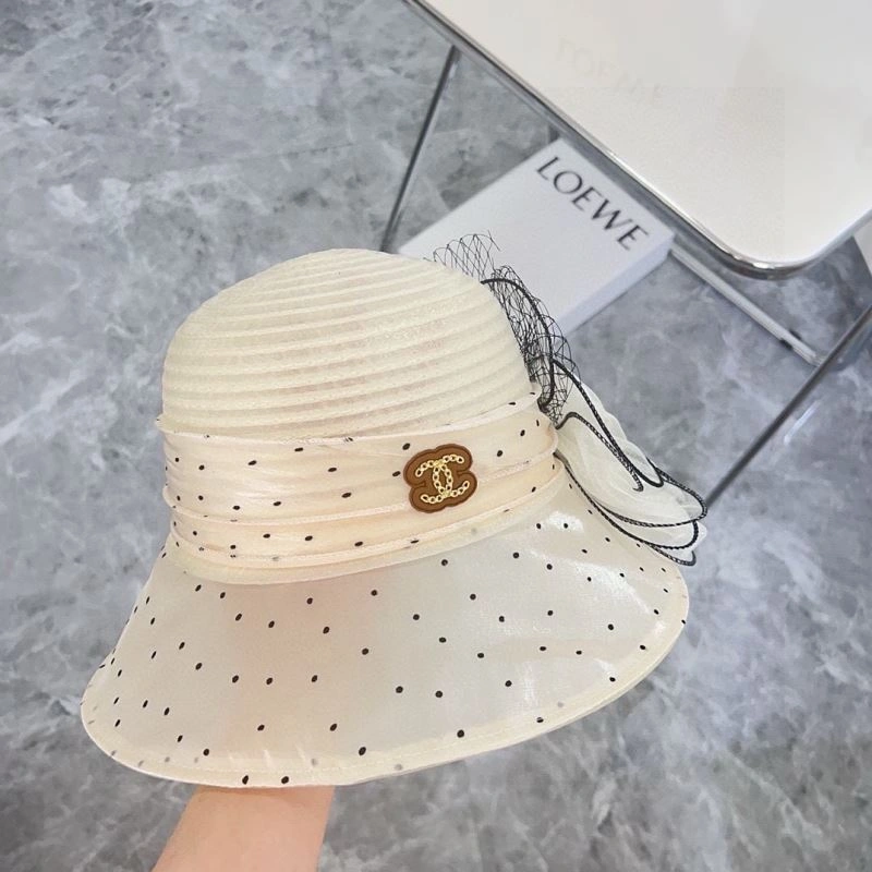 Chanel Caps Trendy 260155