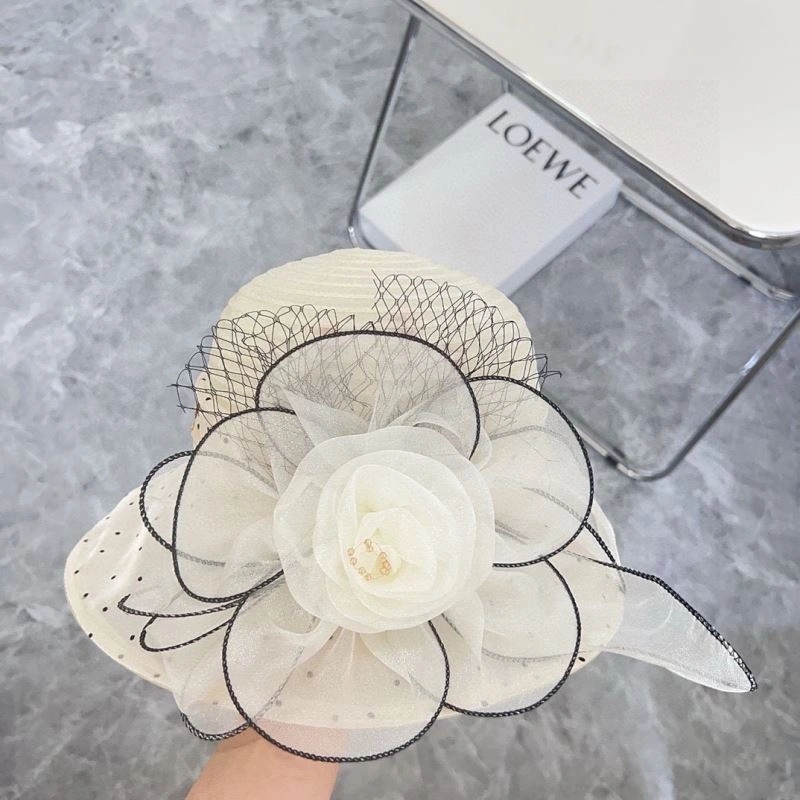 Chanel Caps Trendy 260155