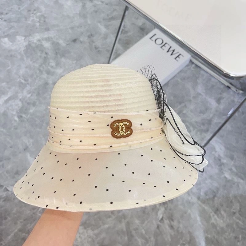 Chanel Caps Trendy 260155