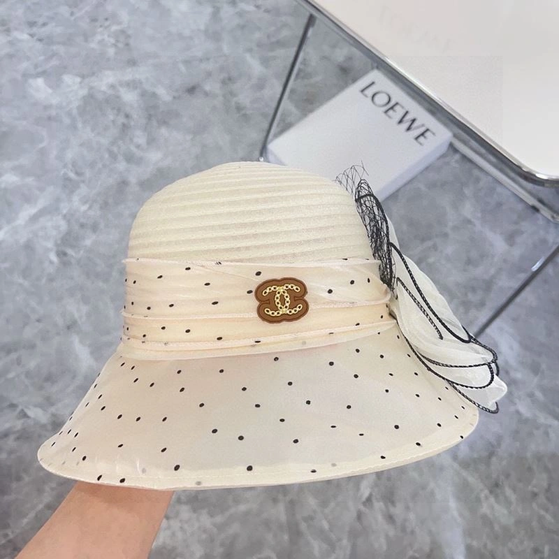 Chanel Caps Trendy 260155