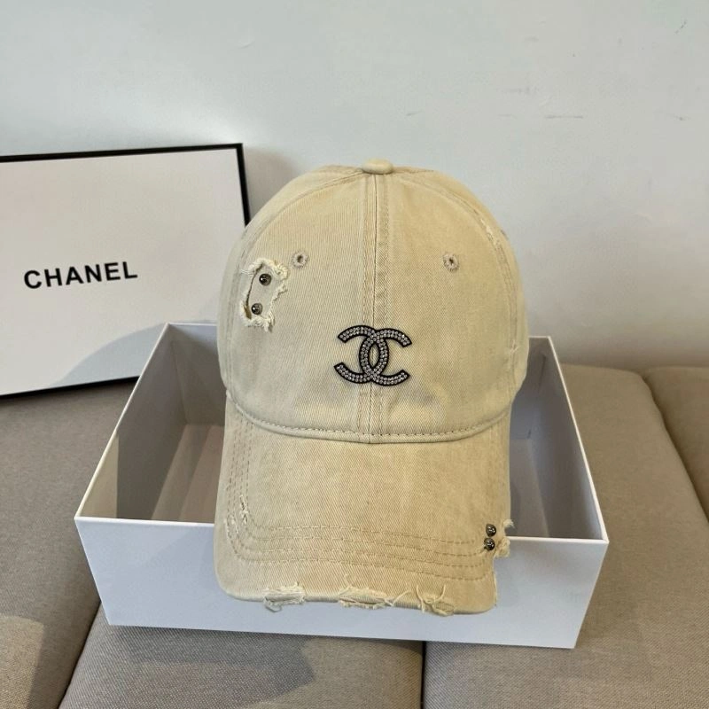 Chanel Caps Attractive 260141