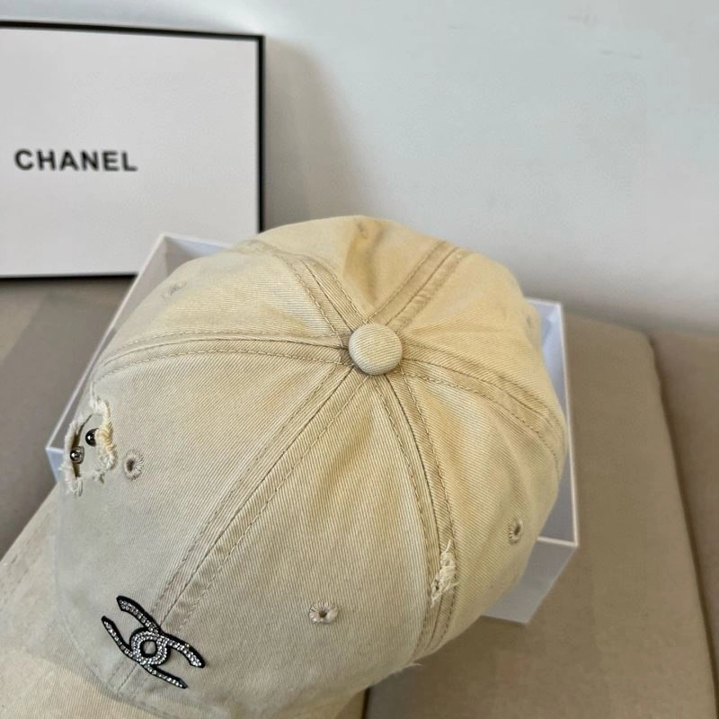 Chanel Caps Attractive 260141