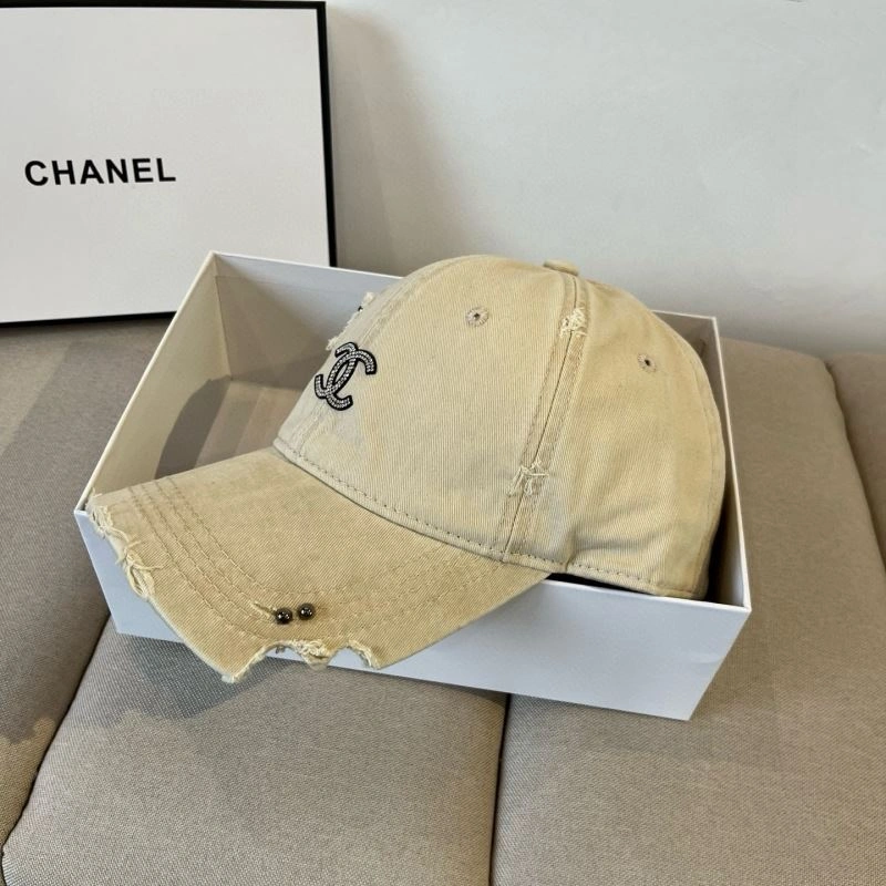 Chanel Caps Attractive 260141