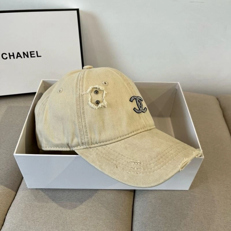 Chanel Caps Attractive 260141