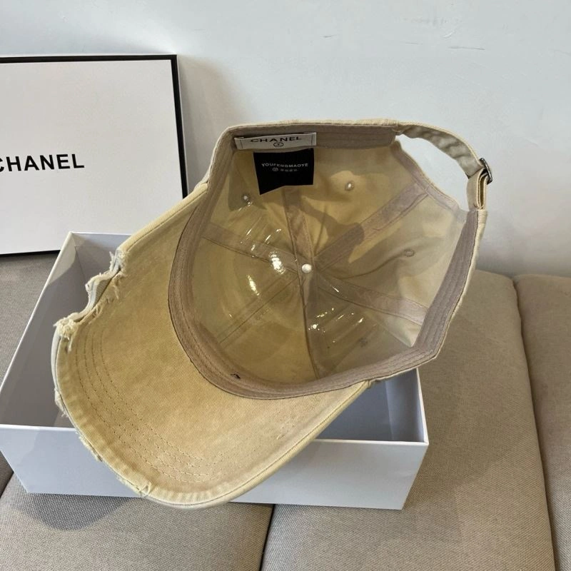 Chanel Caps Attractive 260141