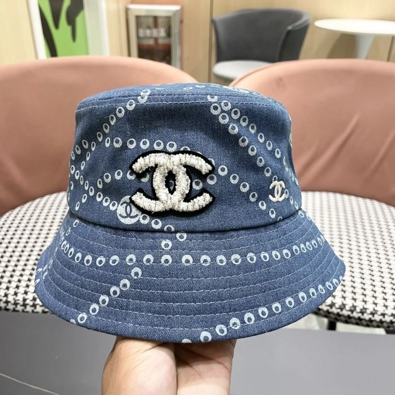 Bright Chanel Caps 260154