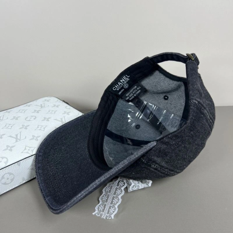 Chanel Caps Soft 260119
