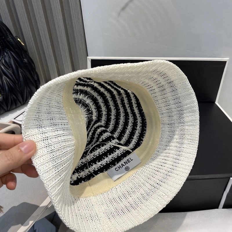 Snug Chanel Caps 260098