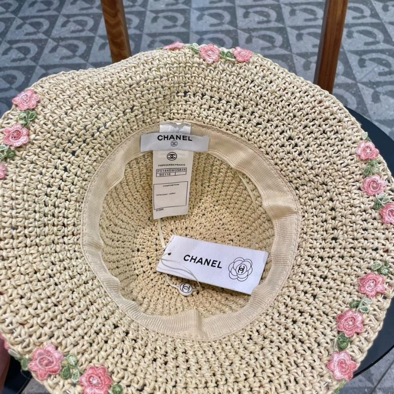 Comfortable Chanel Caps 260081