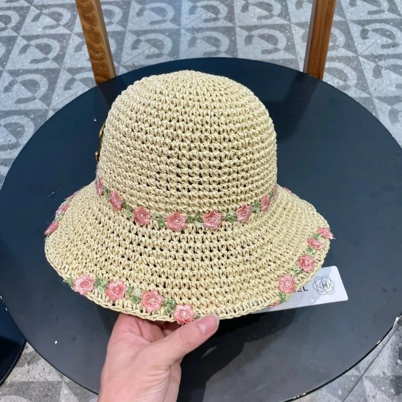 Comfortable Chanel Caps 260081